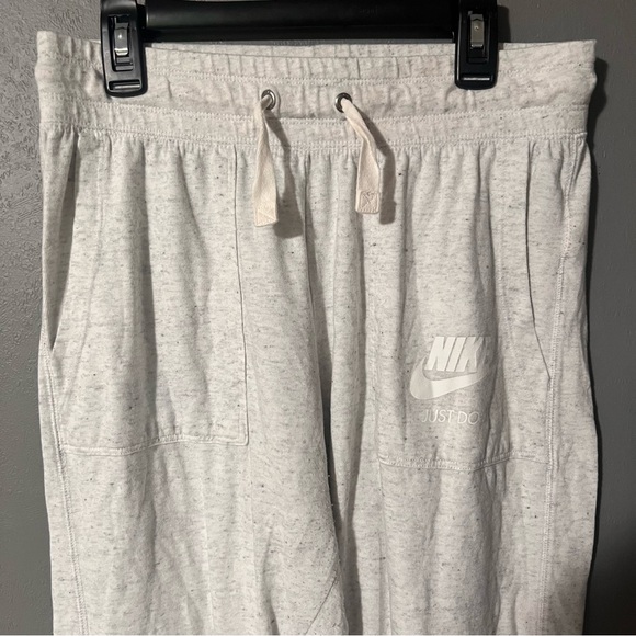 Nike white joggers - Picture 2 of 5